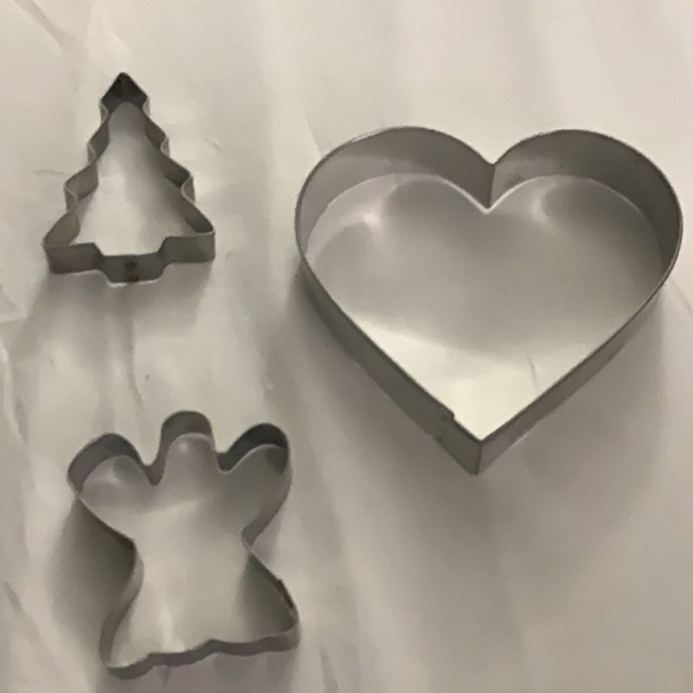 Vintage 4’ Heart, Mini 3’ Tree & Ghost Cookie Cutters  EUC